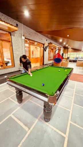 Smuggler Resort Near Khatusham & Hadimba Temple With Parking & Swimming Pool